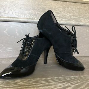 CIRKA Joan & David Lace-up Shooties